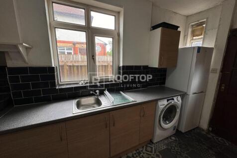 St. Annes Road, Leeds photo 5