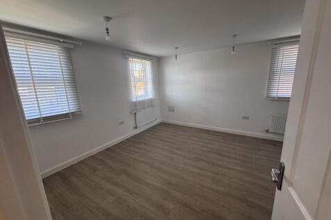 Blue Bird Way, Lower Willingdon, Eastbourne, BN22 0BF photo 3