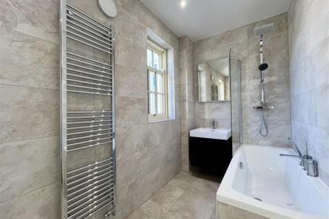 Family bathroom.jpeg