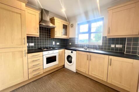 Cherrington Gardens, Wolverhampton photo 3