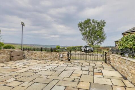 Front Driveway / Parking