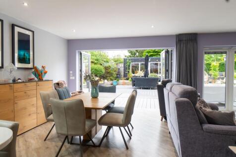 Kitchen Dining lounge