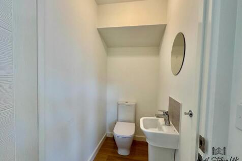 Featherstone Crescent, Heald Green, Cheadle,  photo 4