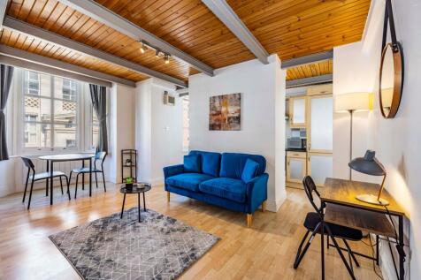 Living/Dining Area