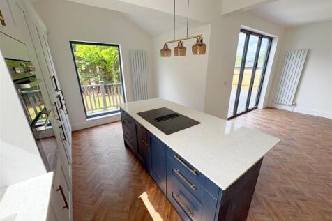 Kitchen breakfast room on to Dining room.jpg