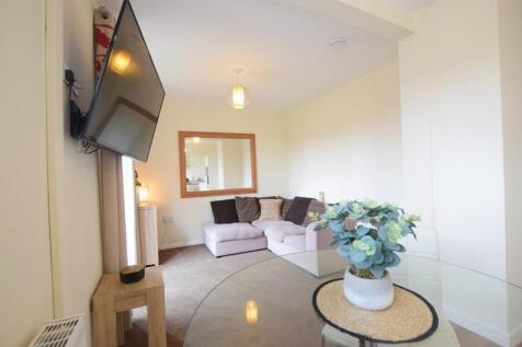 27/28 - Bassingham Crescent - Student House photo 3