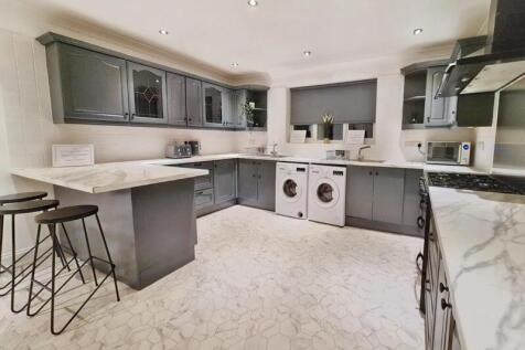 Communal Kitchen Picture - 3 Stratford Road