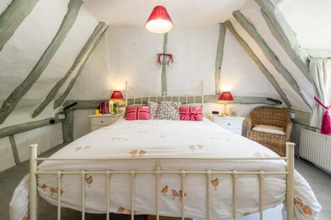 1440px-Little Tha...