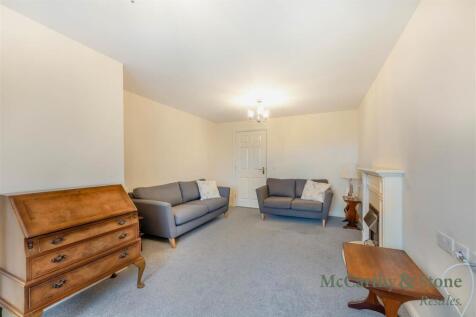 8707010-interior13.jpg