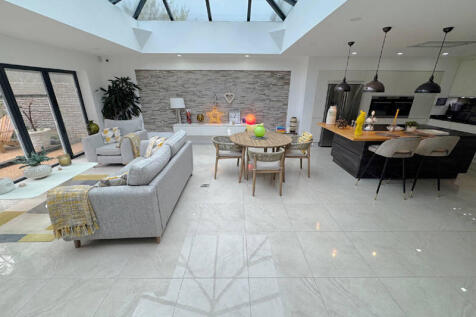 Family Dining Kitchen