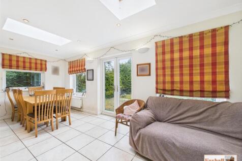 Kitchen / Dining / Sitting Area