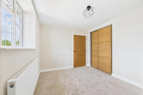 CAM03062G0-PR0163-STILL002