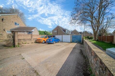 GARAGE &amp; PARKING