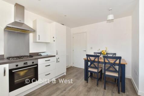 Kitchen/ Dining Area