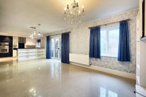 Impressive &amp; Open Plan