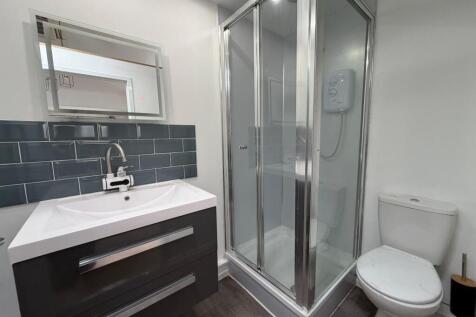 163b commercial shower room.jpg