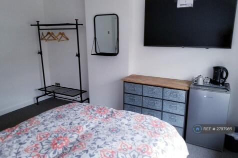 Upstairs Back Double Bedroom