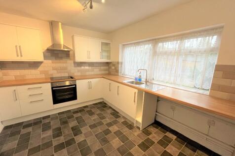 Station Road, Westcliff-On-Sea, Essex, *CLOSE TO WESTCLIFF STATION* photo 3