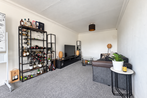 Brownhill Road, London, SE6 1AT photo 4