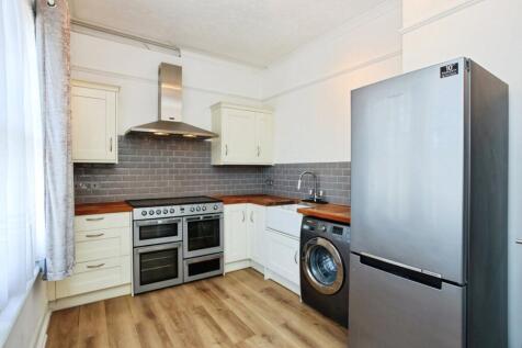 Kitchen/ Dining Room