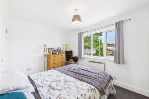 Park House, 123 Chapel Lane, Farnborough, Hampshire, GU14 photo 4