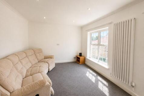 West Wycombe, West Wycombe Road photo 5