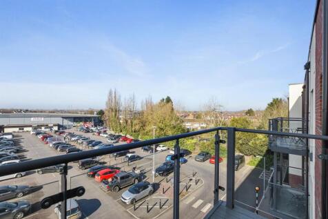 01-1049GCMCS - 42 Lionheart Court - Balcony -Origi