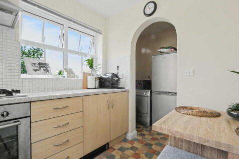 The Glades, Huntingdon, PE29 photo 3