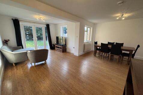 9 - Lounge to Dining.jpg