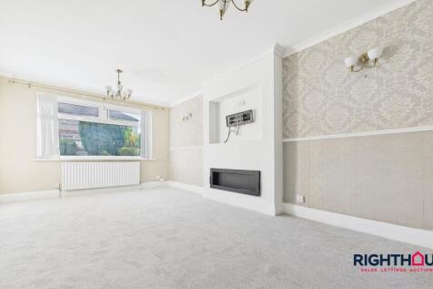 Through Open Plan Lounge/Dining Area