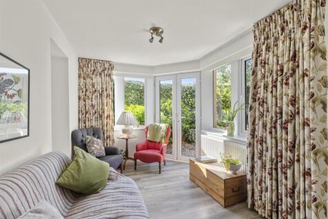 Sitting Dining 3.jpg