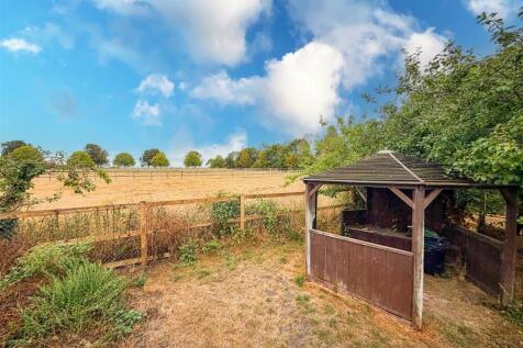 VIEWS TO REAR OVER PADDOCKS