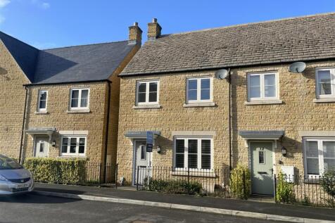 Front Photo - 34 Swallow Road.JPG