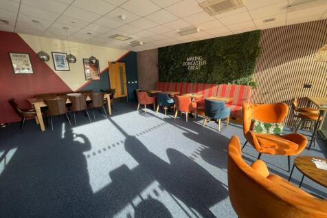 Office to rent Image 7
