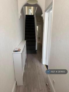 Whippendell Road, Watford, WD18 photo 4