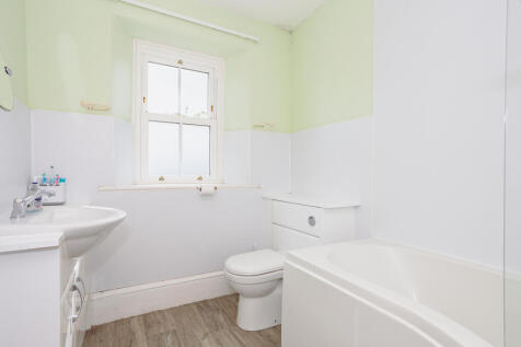 Upstairs Family Bathroom