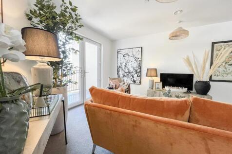 Living Room / Kitchen