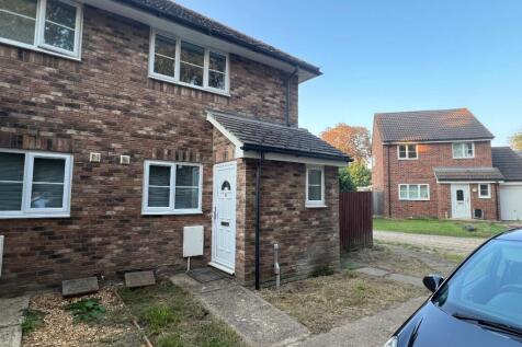 2-bed terraced on Homelands, Guyhirn, Wisbech, £825/mo
