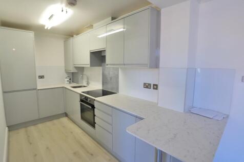 22 Avon Road West, Christchurch, Dorset. BH23 2DG photo 4