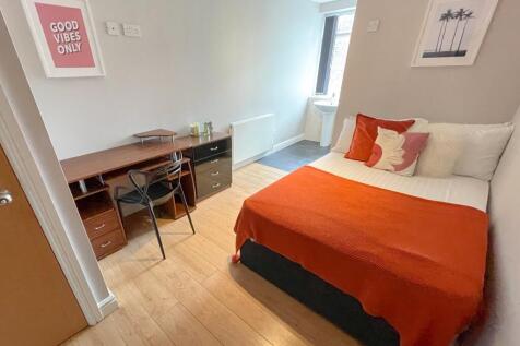 Flat 1, 27-29 Staffo