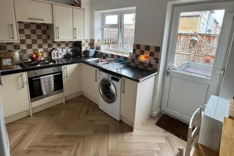 Thomas Road, Sittingbourne, Kent, ME10 3AN photo 3