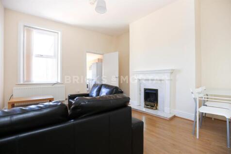 3 Bedroom Flat in NE6 5BB