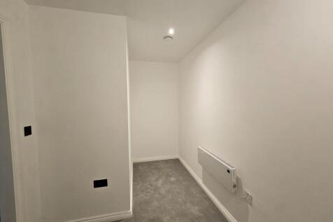 Springwell Gardens, Whitehall Road, Leeds photo 3