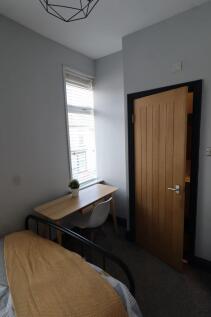 Four Bedroom Student House - Stevenson Street, L15 photo 3