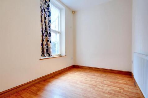 9. Bedroom 1.jpg