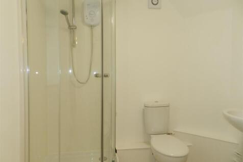 Flat 2, Moat Yard Shower Room.