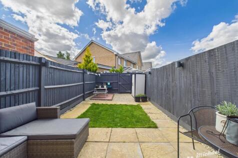 CAM02773G0-PR0353-STILL017