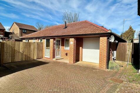 Northampton, NN4 - property photo