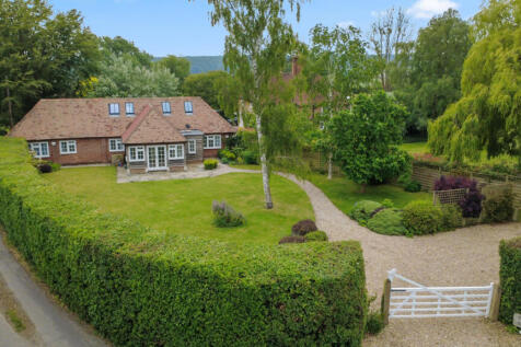Charm &amp; Character Filled 3 Bedroom Detached Cott