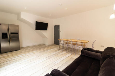 42PR Living Area